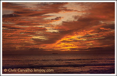 Kona Sunset -- Photo © Chris Carvalho/Lensjoy.com